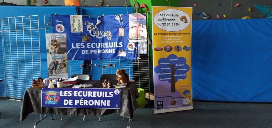 Assos en folie photo stand ecureuils